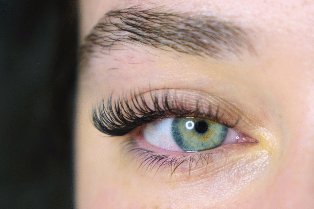 Hybrid wimperextensions resultaat bij House of Elegance Antwerpen.